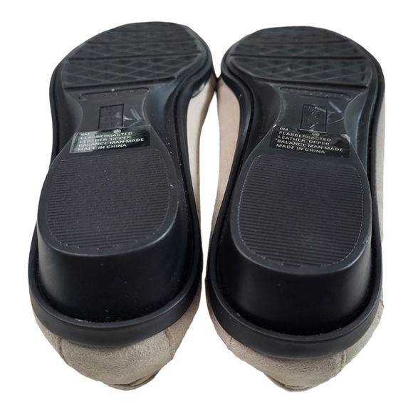 AEROSOLES Grey Slip on Shoes. Faux Snakeskin, Buckle. Size 6 NWOT - Picture 8 of 9